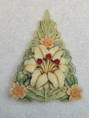 Vintage 30s Molded Celluloid Floral Brooch / Pin